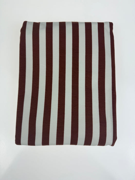 VERTICAL RUSTY CREAM COLLEGE