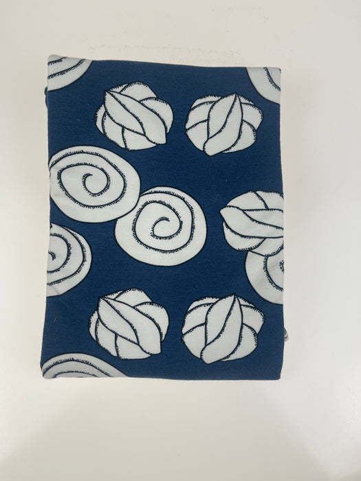 CINNAMON BUN DARK BLUE COLLEGE