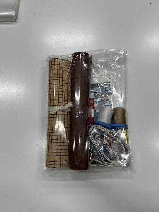 SURPRISE VÄSKPAKET STRUTS/CROC VINYL